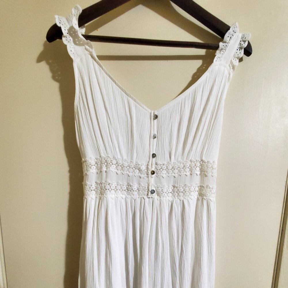 Maurices White/Ivory Dress With Eyelet Tank Top And Lace Detail Size Small